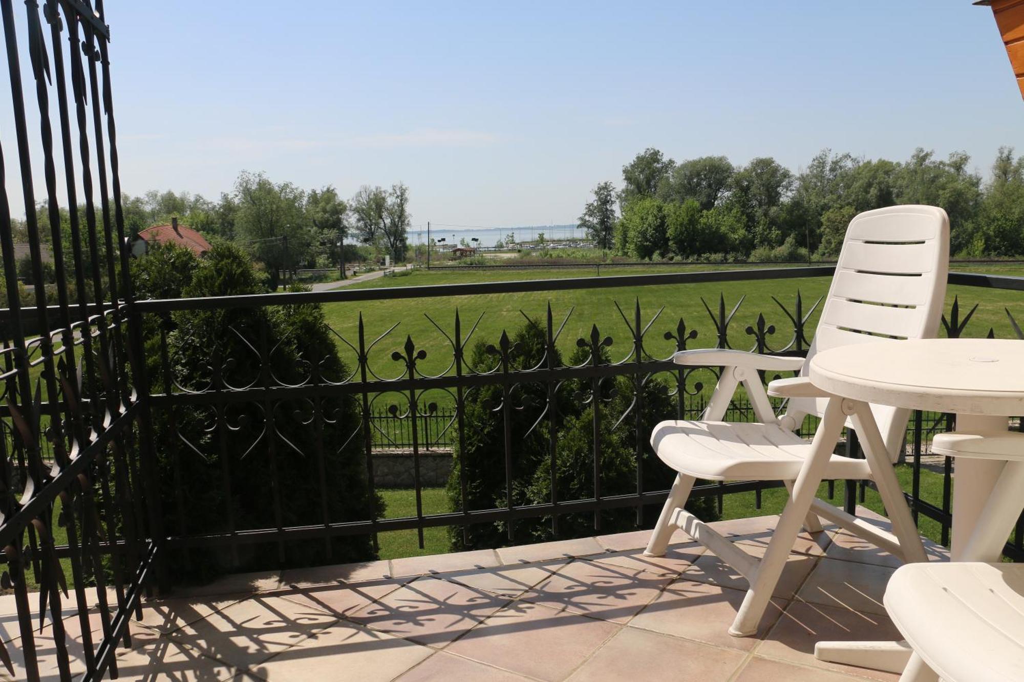 פוניארצוושהג' Villa Plattensee חדר תמונה